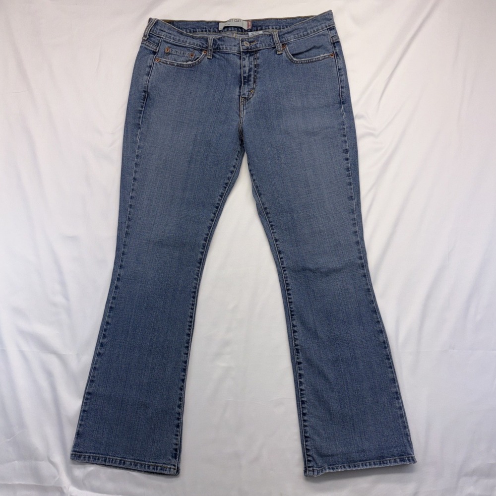 Levi's Jeans Women's Size 12M 515 Blue Boot Cut Medium Wash